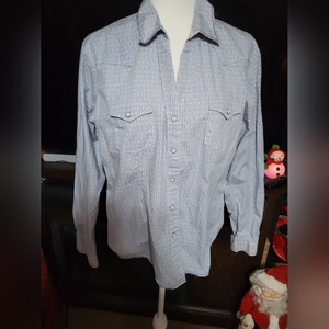 Panhandle roughstock ladies size‎ large snap down shirt